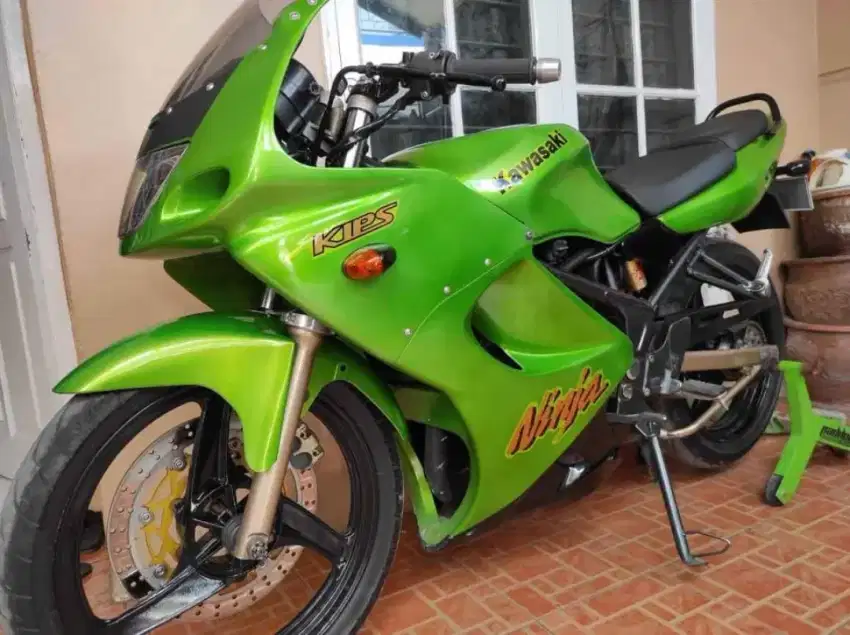 Fs. kawasaki ninja Rr 2008 hijau
. ss bpkb + stnk pajak kaleng panjang