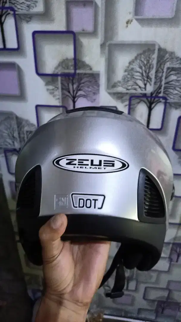 Jual helm Zeus size M mulus no minus