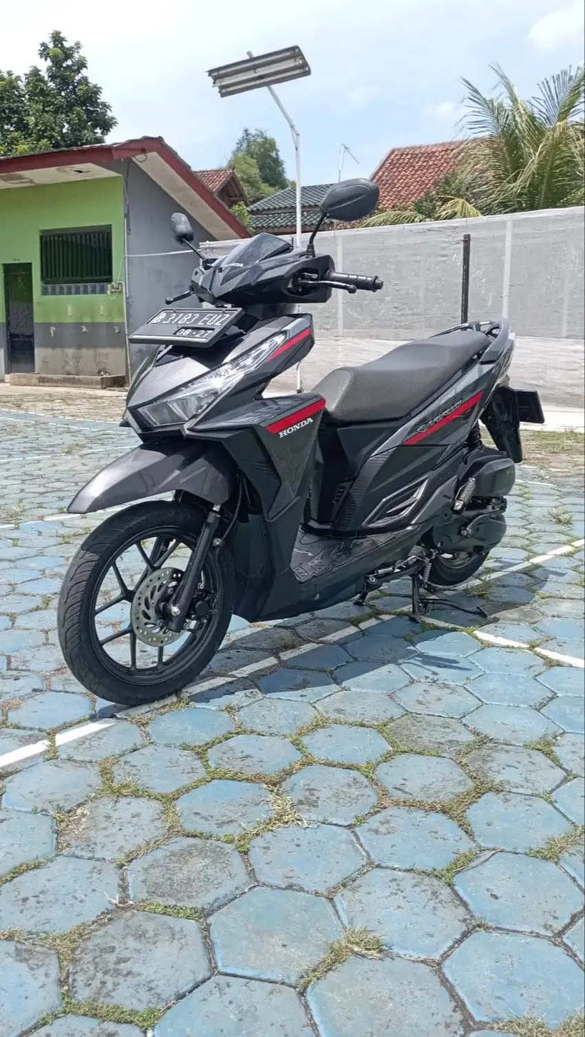 LM1 : HONDA VARIO 125 LED 2017 B DEPOK PJK ON SIAP PAKAI KREDIT DP 2JT