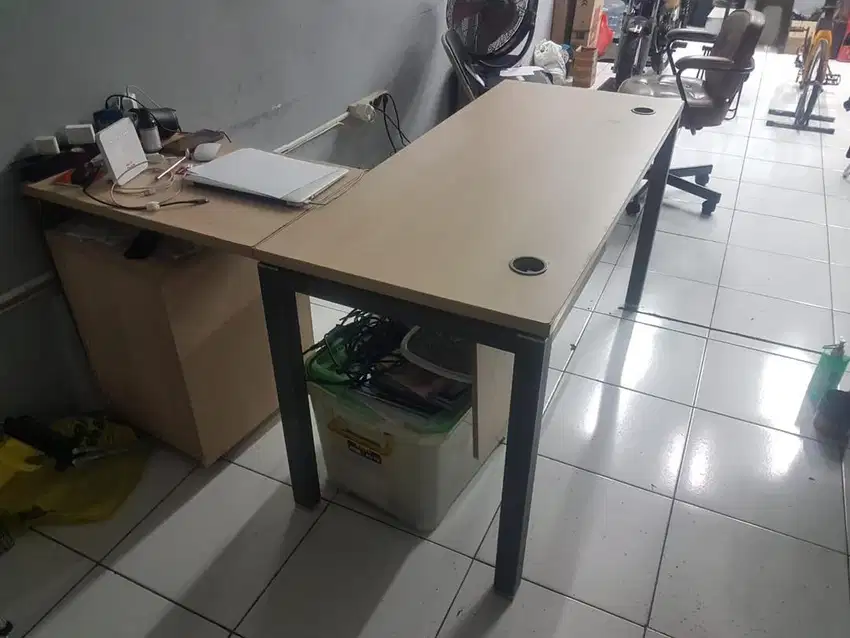 Meja Kantor Plus Rak lemari Kecil