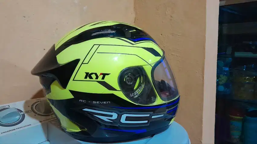 Helm KYT RC seven