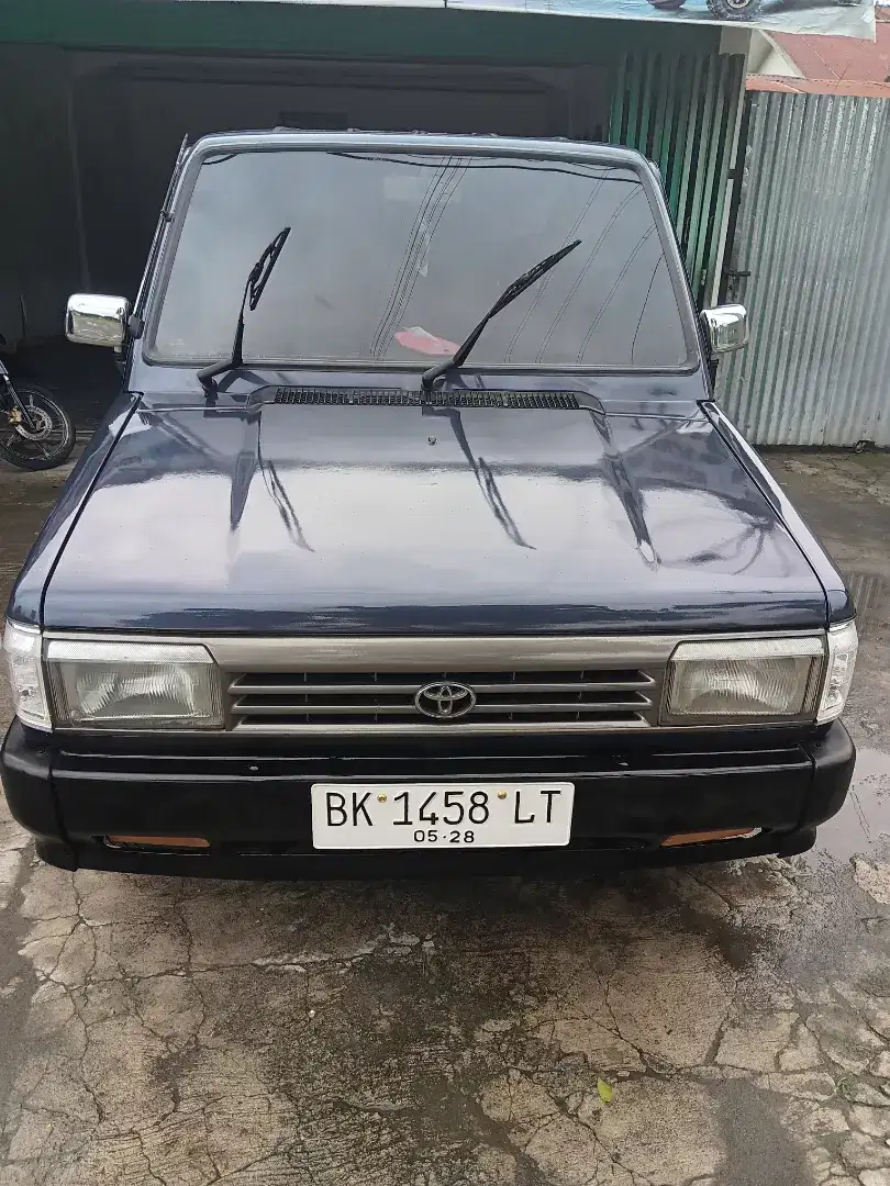 Di jual mobil kijang