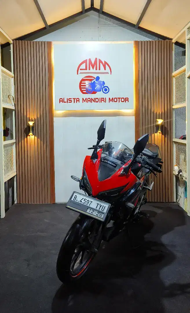 CBR 150 R 2018 PLAT JAKARTA KREDIT DP 800