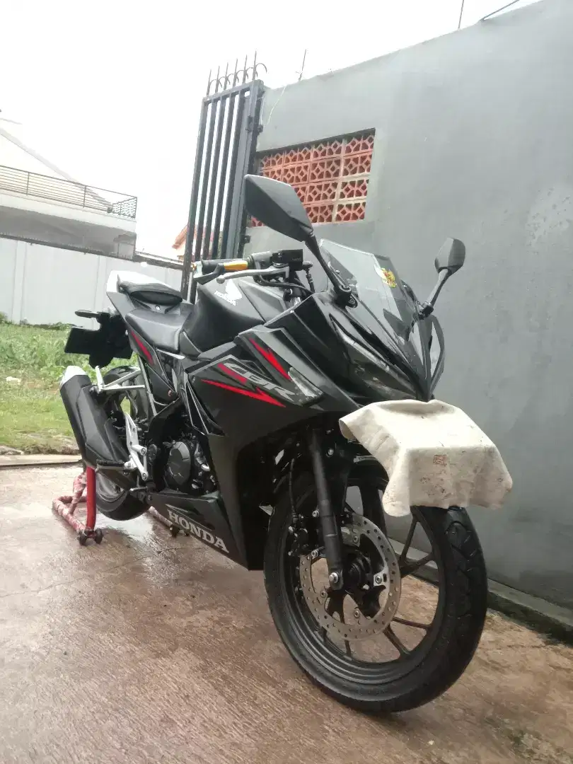 Honda CBR 150 R