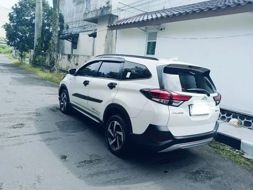 Dijual Rush TRD sportivo Manual THN 2019