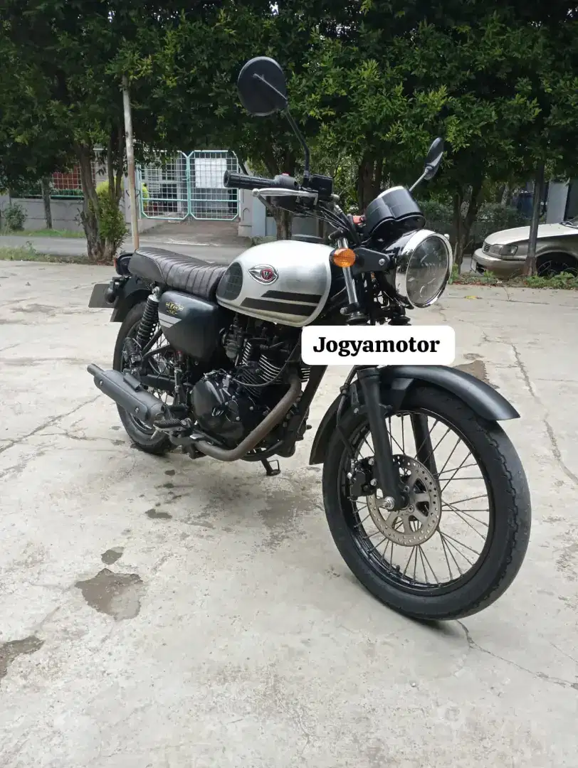 Kawasaki W175 SE 2019 Mulus harga terjangkau