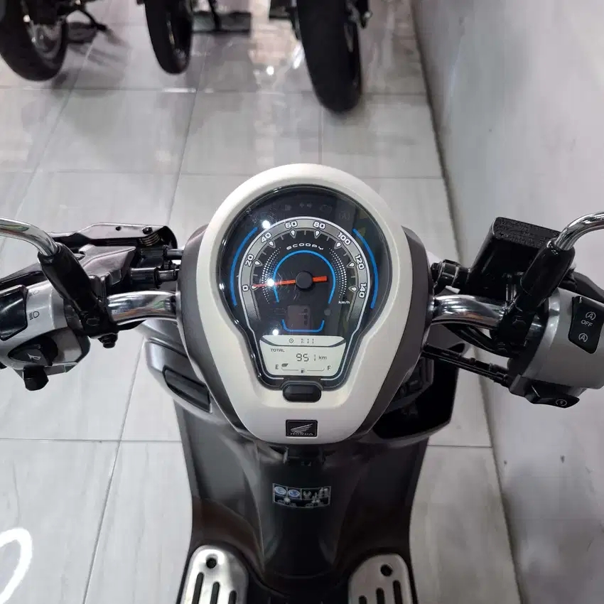 Scoopy prestige 2024 warna favorit, km 900 jarang pakai, siap pantau