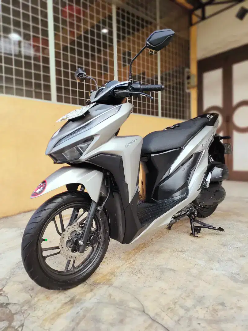 Honda Vario / Vario 150 CBS ISS 2019, Silver Premium Metalic, Mulus.