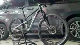 Sepeda MTB Polygon Siskiu D7 size M 27,5