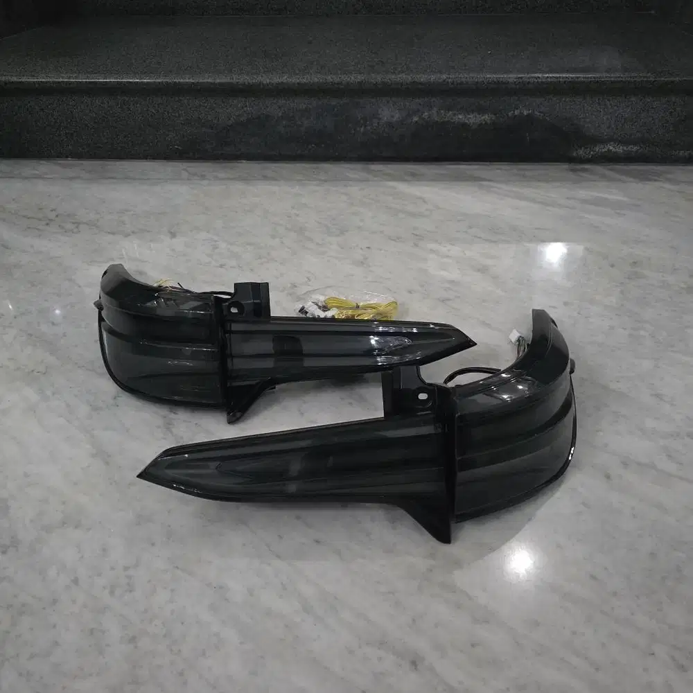 Sales aksesoris modifikasi mobil