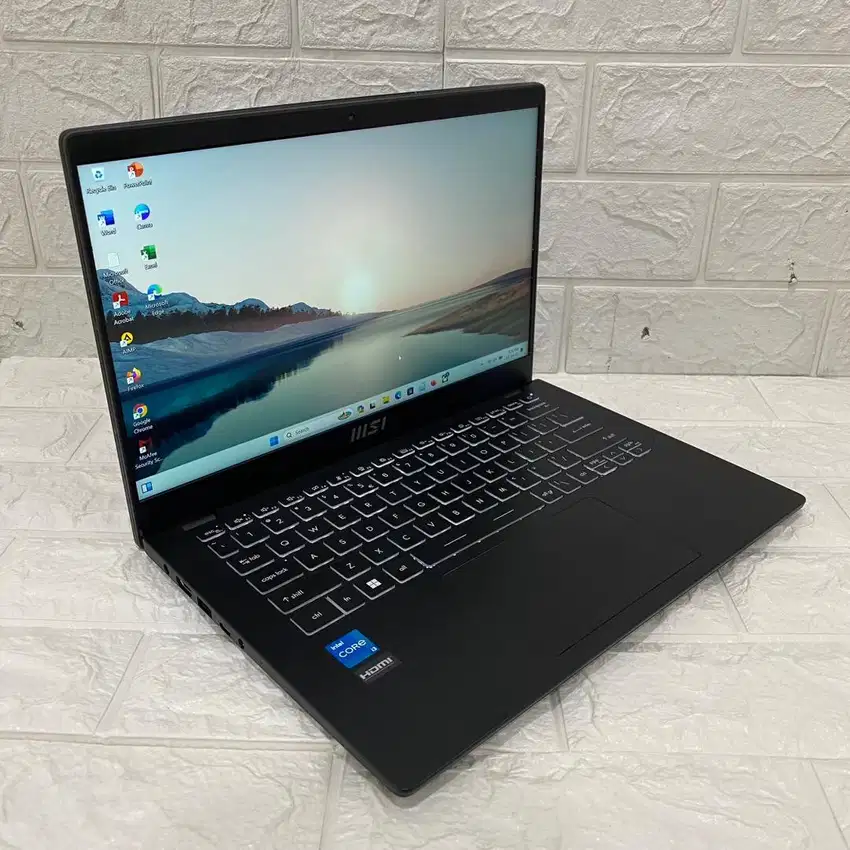 Laptop MSI intel i3 11154G