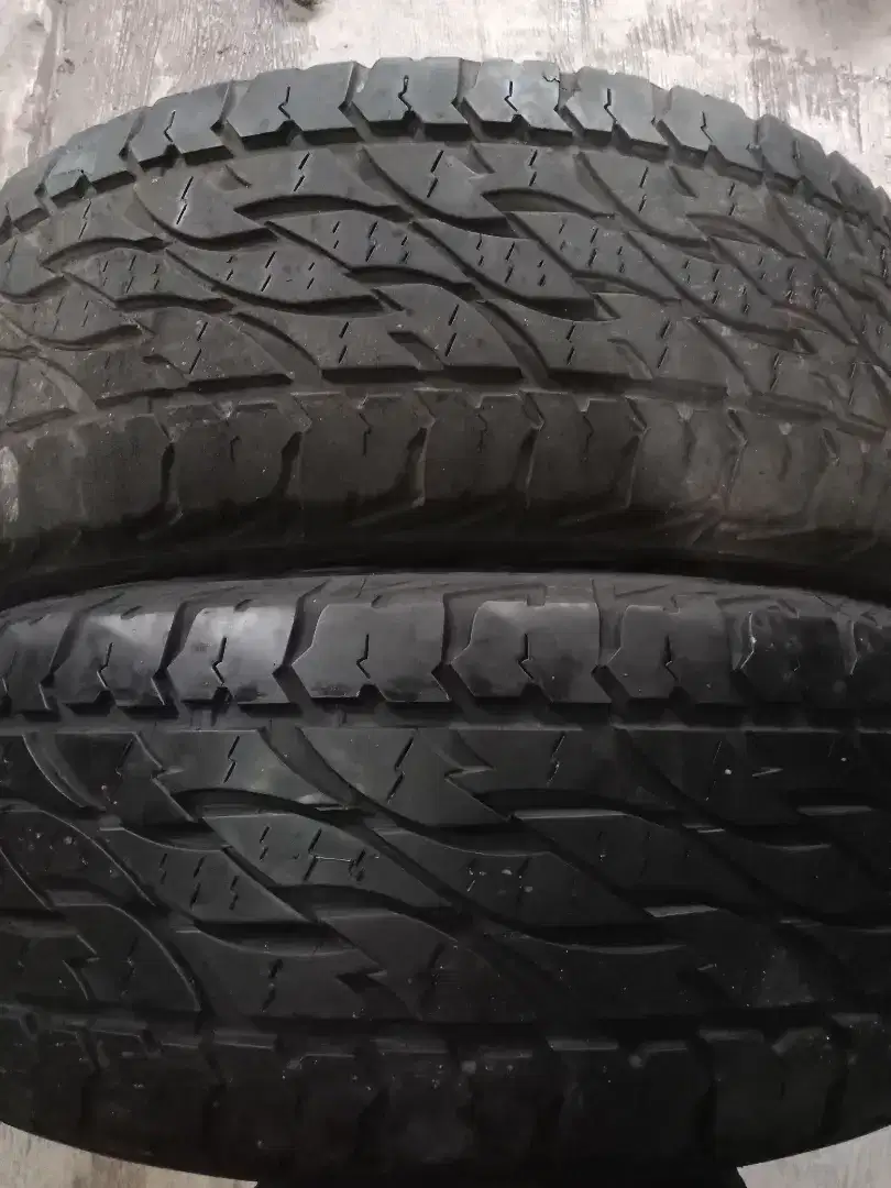 Bridgestone Dueler AT 265 70 R17