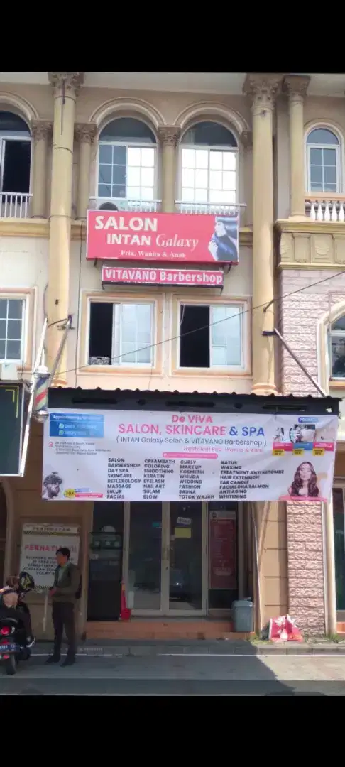 Lowongan Salon khusus Bisa GUNTING PRIA& WANITA, All Treatment