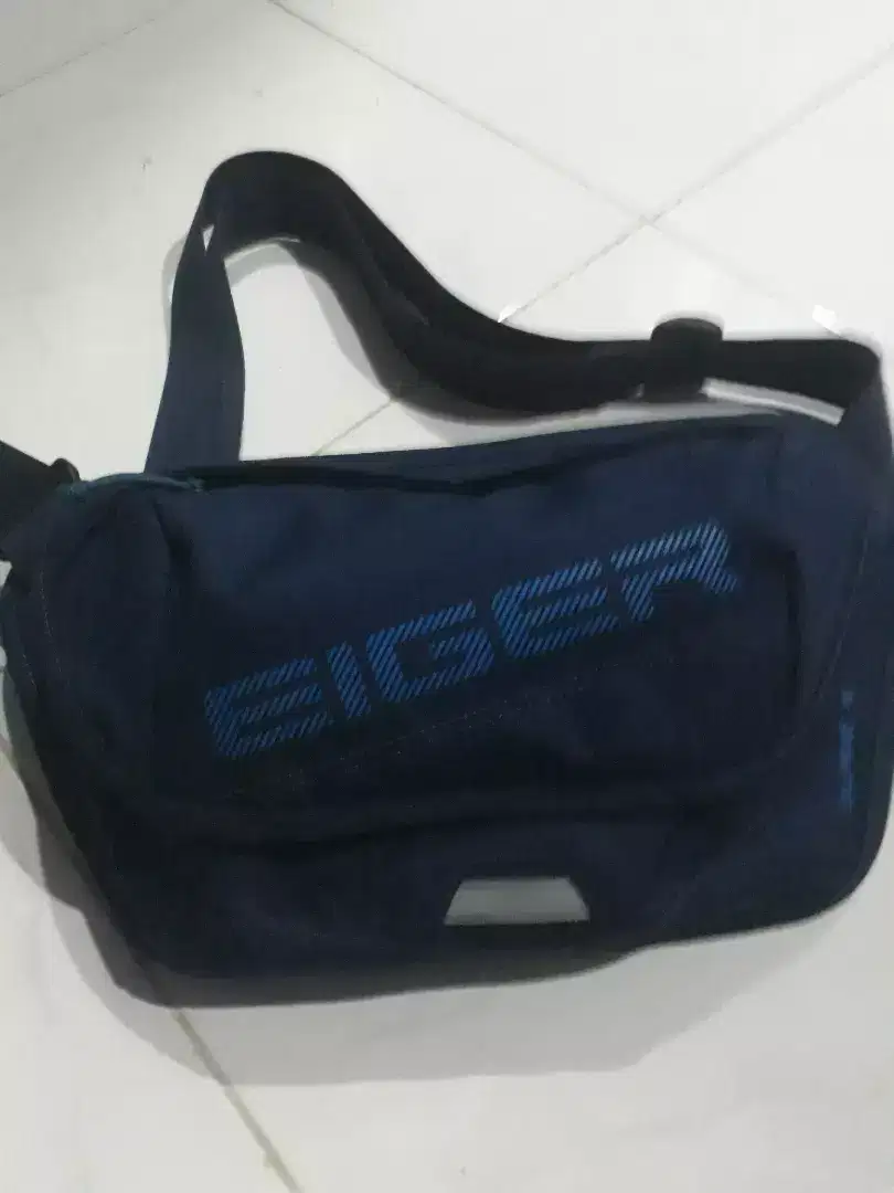 Tas selempan eiger