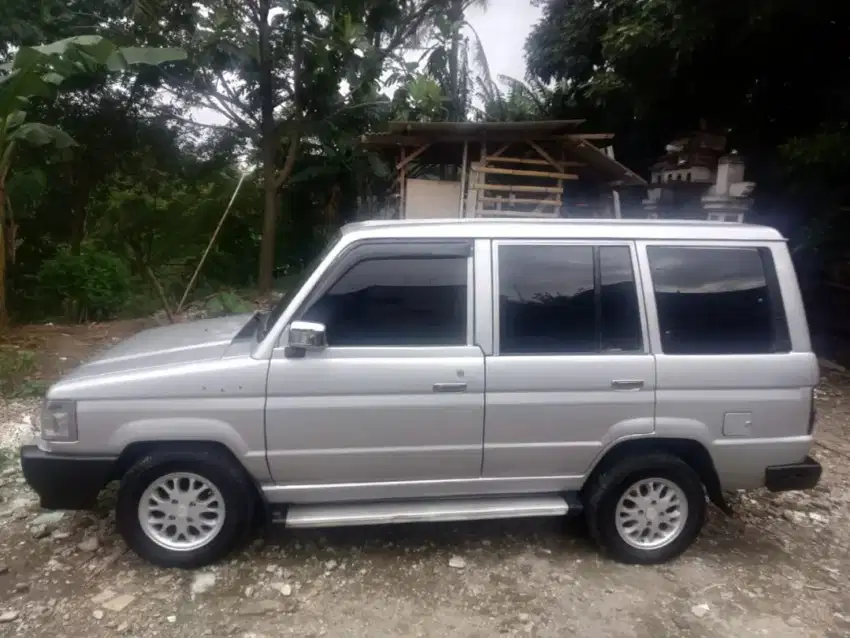 Toyota Kijang Rover 1995