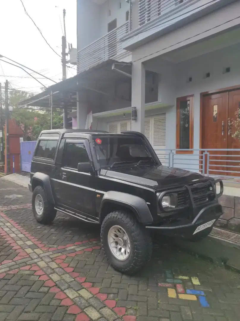 Taft Rocky diesel 4x4 jual cepat