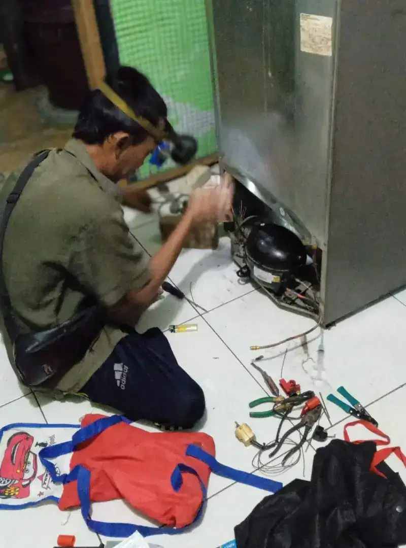 Service AC kulkas mesin cuci dll