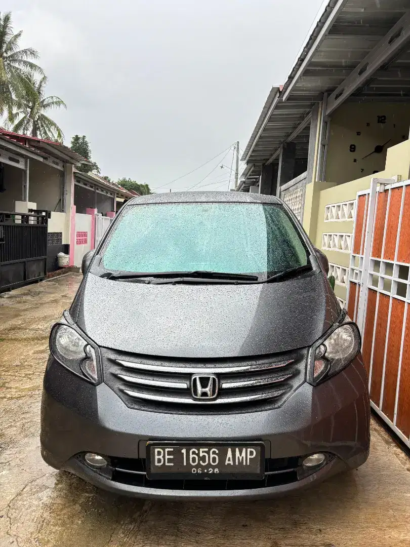 Honda freed PSD matic 2011