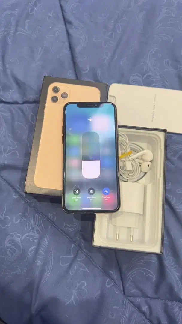 Dijual Iphone 11 Pro 256GB Gold Mulus Lengkap Terdaftar