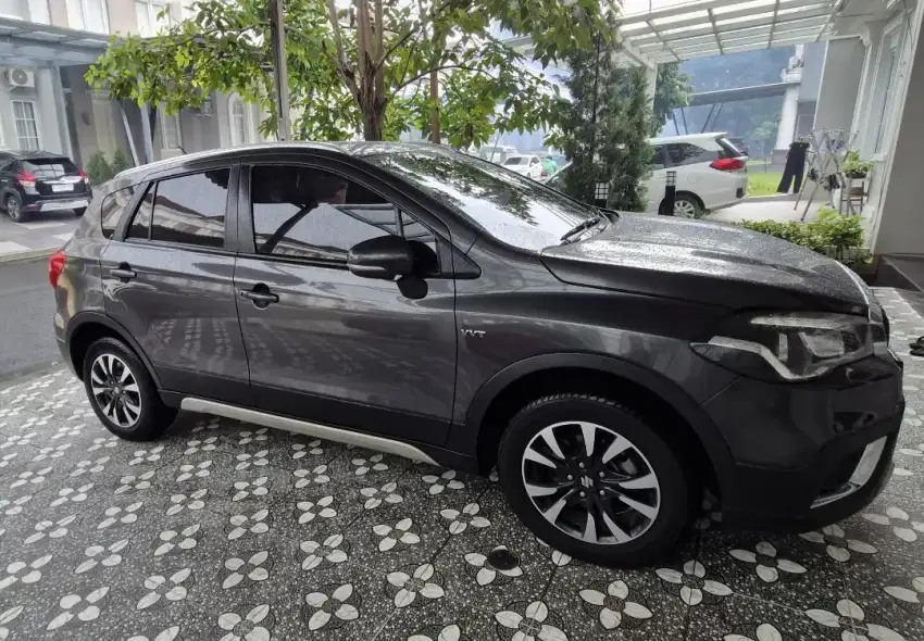 Dijual suzuki s cross 2018 matic