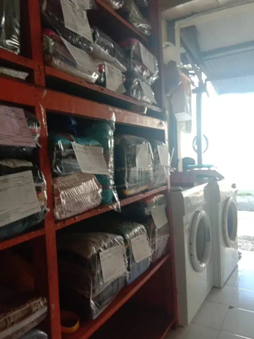 Dicari cepat tenaga jual es doger dan nasi kepal, laundry