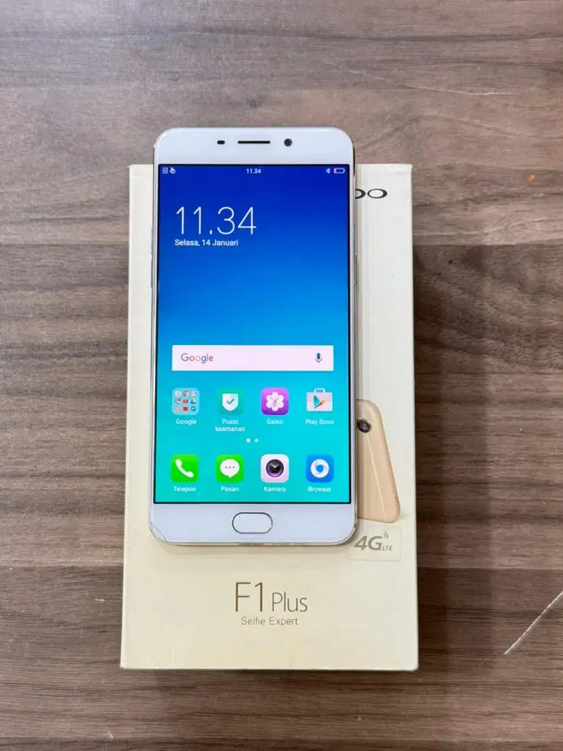 Dijual Oppo F1 Plus 4/64GB Gold Resmi Lengkap ada minus