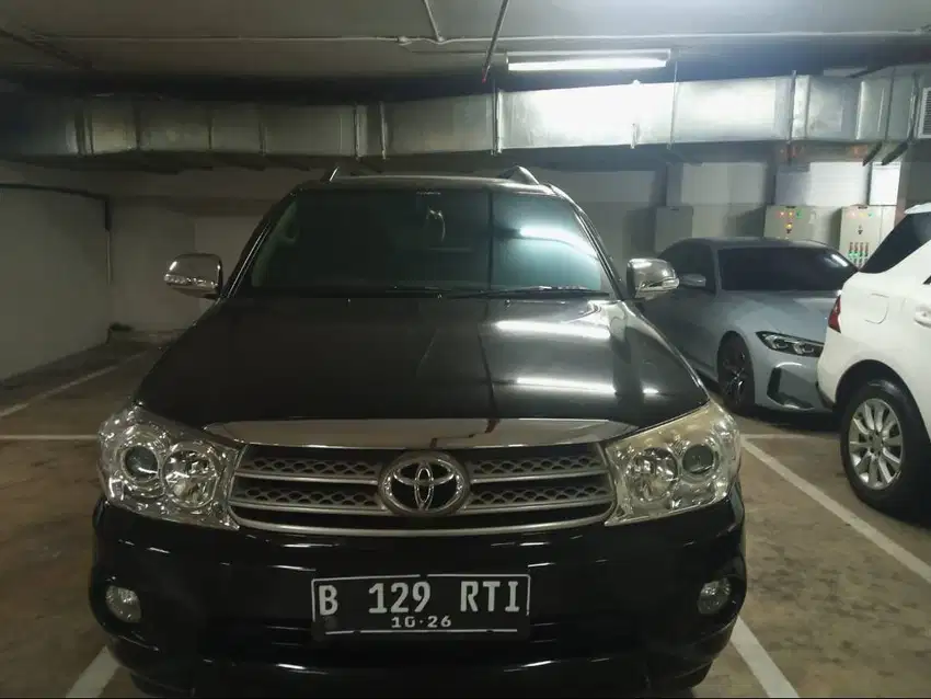 toyota fortuner (2011)