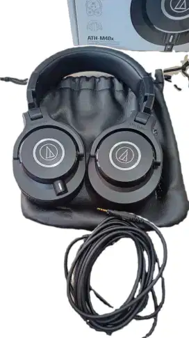 Headphone audio technica ath m40x