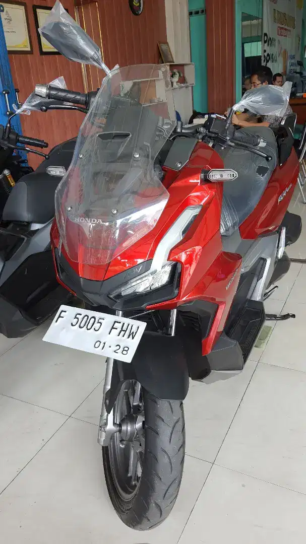 New adv 160 cbs barang mulus dan trlaris