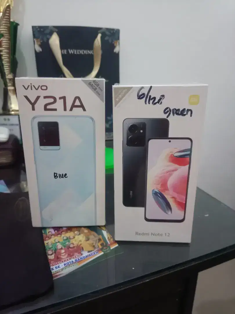 Vivo Y21 4/64 dan Redmi Note 12 6/128