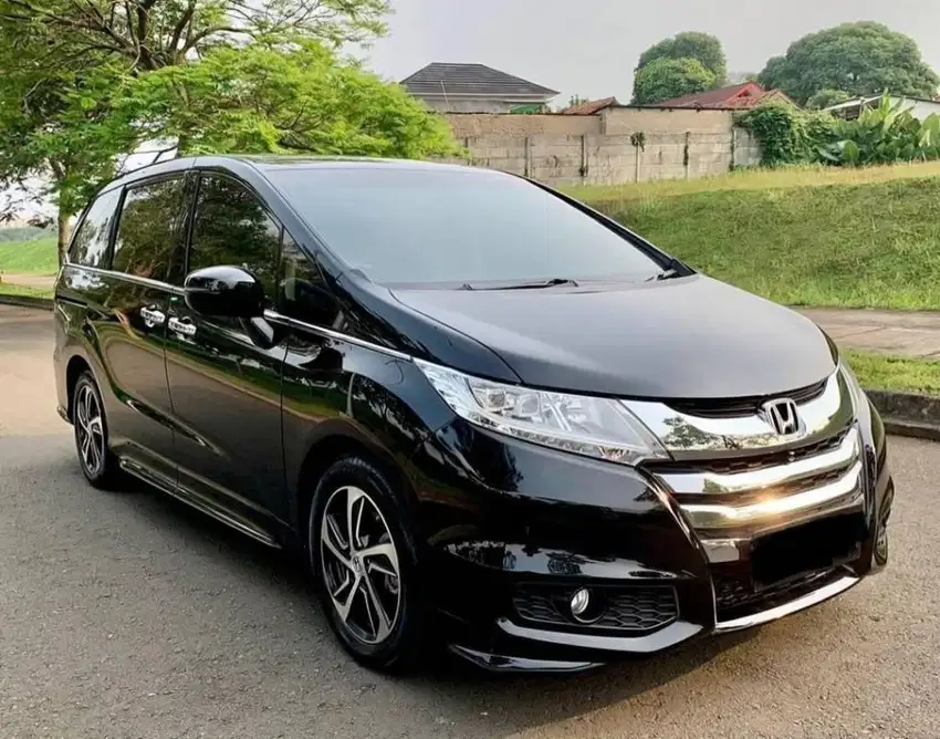 Odyssey Prestige 2016/15 Hitam Sunroof Termurah