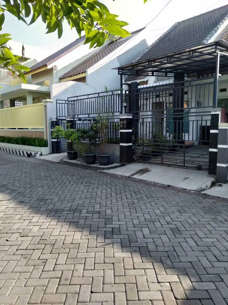 Dijual Cepat Rumah Bagus Tanah Luas Candi Mendut Suhat dekat Kampus UB