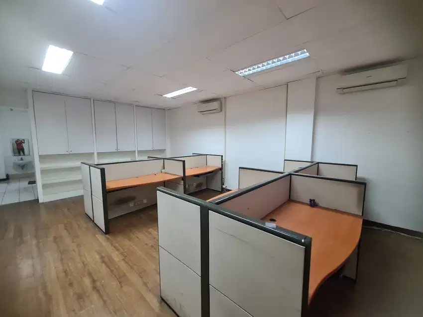 Ruko Permata Senayan 4 Lantai Ex Kantor Semi Furnished Siap Huni