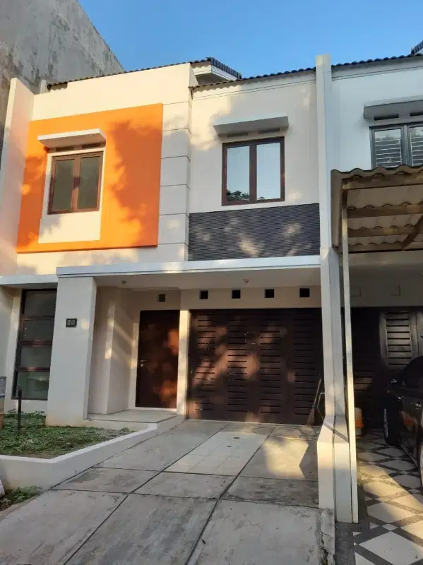 Disewa: Rumah Dua Lantai Palem Semi, Tangerang