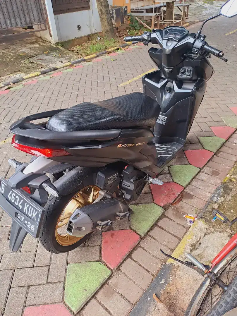 Vario 150 mate black