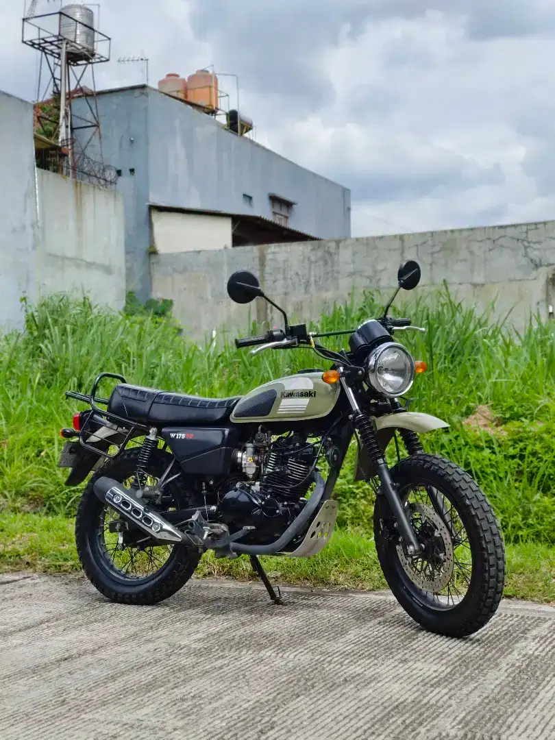 KAWASAKI W175 TR TAHUN 2020 LOW KM PAJAK PANJANG SIAP GAS