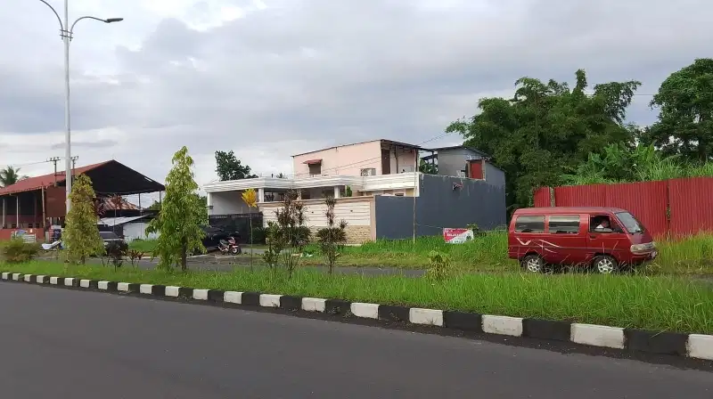 Lokasi tanah jalan Soekarno Minut 200 m dari RSU Centra Medika