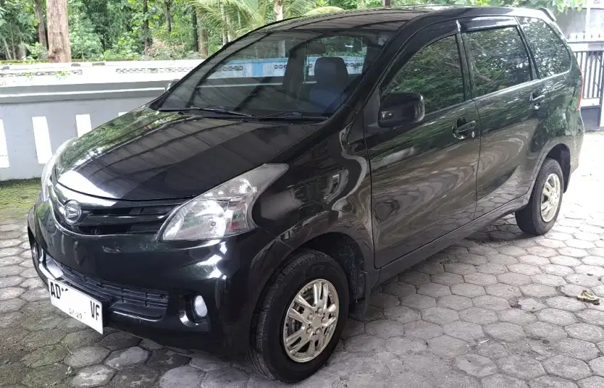 XENIA M 1.0 MT HITAM 2014