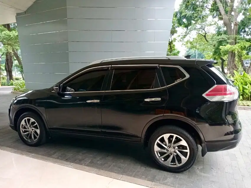 NISSAN X TRAIL XTRAIL X-TRAIL 2.4 Hitam 2015 AT Mulus Full Original