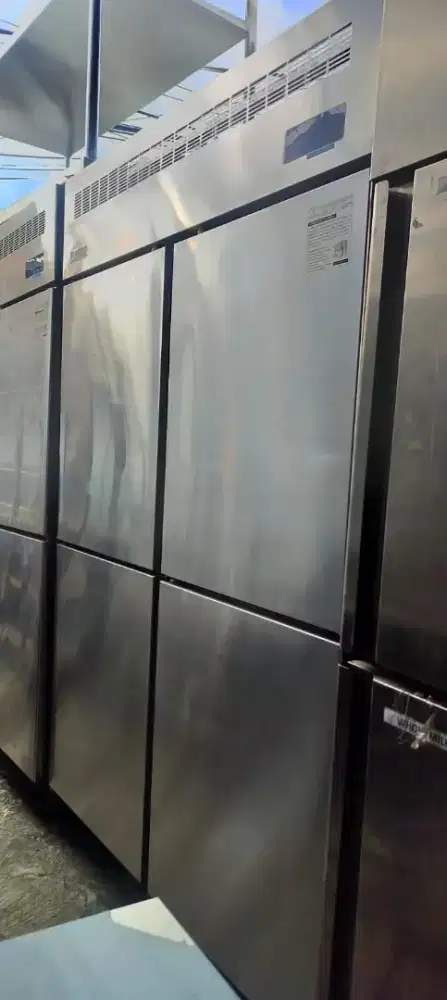 Di jual upreght freezer 4 pintu starcoll siap pakai