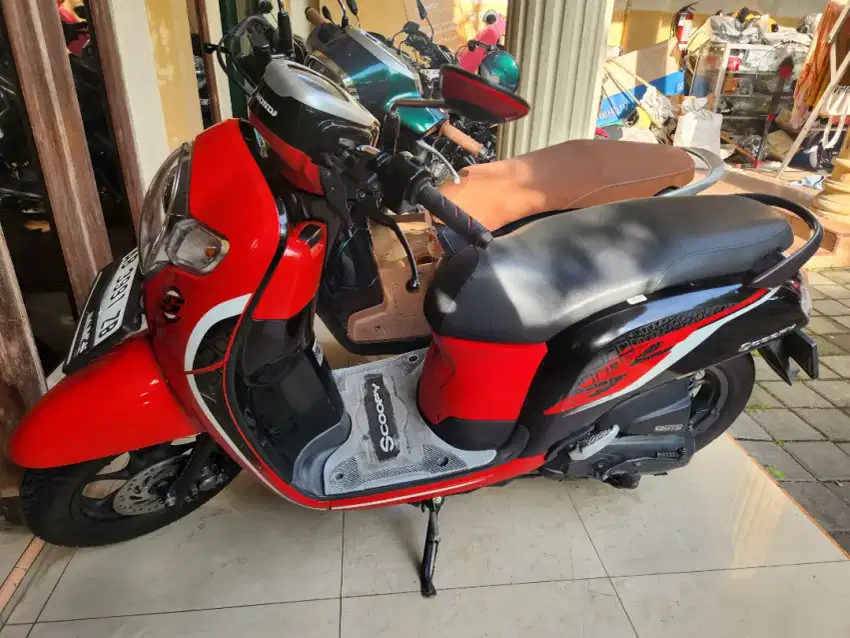 670rb/3thn Scoopy hitam merah 2019 gbm