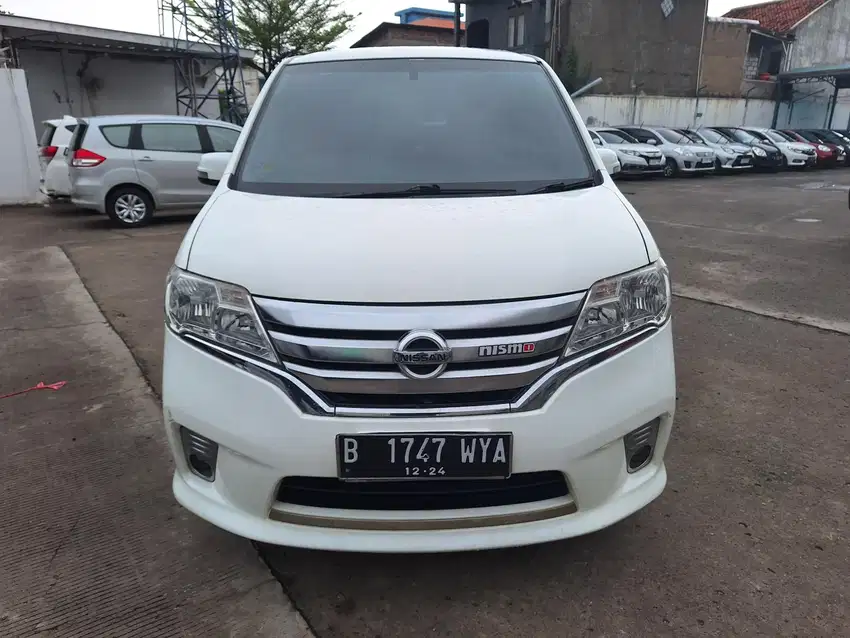 DP RENDAH - Nissan Serena 2.0 Highway Star Bensin-AT 2015