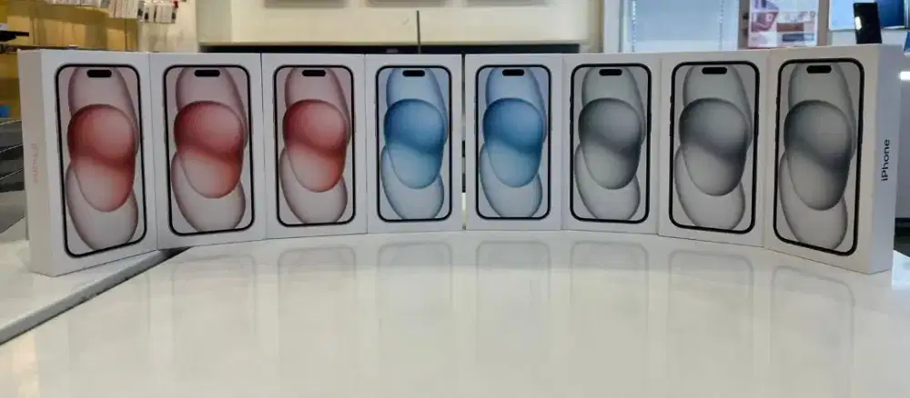 iPhone 15 cash and credit