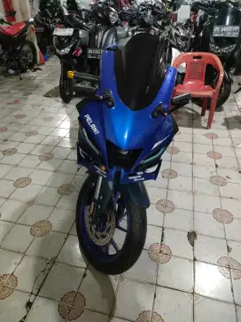 Yamaha R15 150 cc 2022 biru