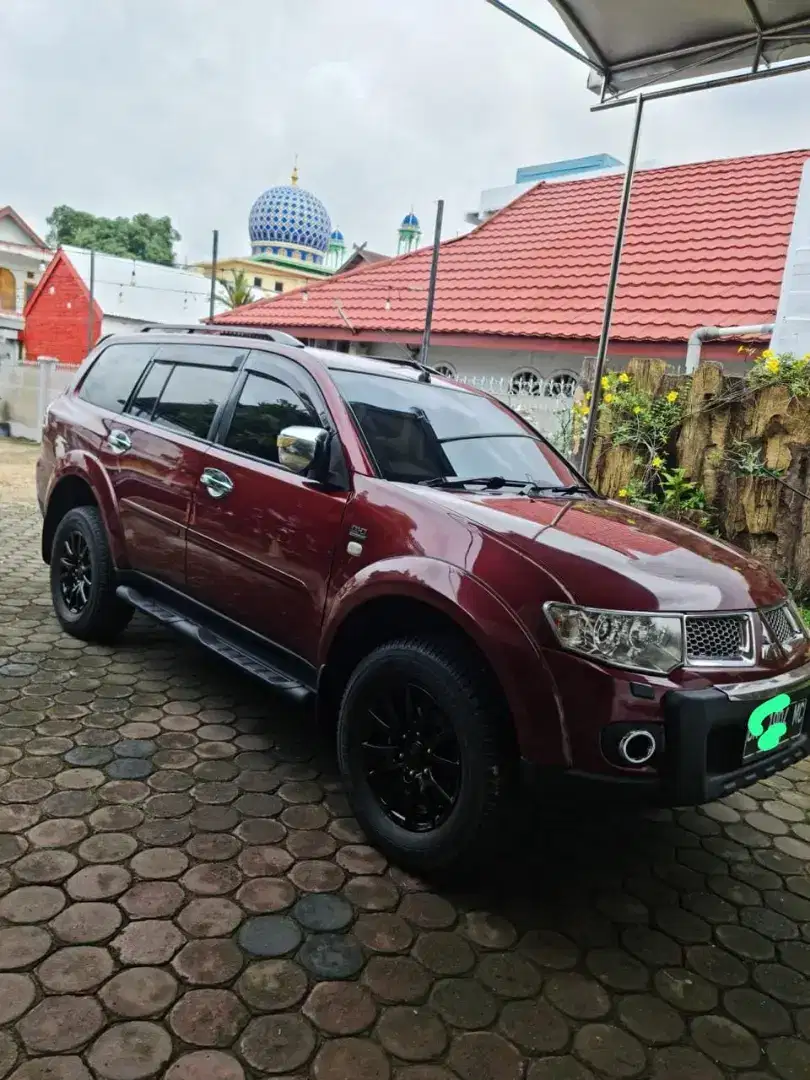 Dijual Pajero Dakar 2.4 Solar tahun 2011 Merah metalic Pribadi