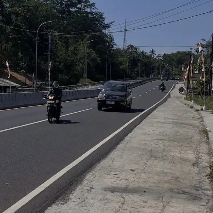 DIJUAL TANAH PINGGIR JALAN RAYA PROPINSI SECANG - SEMARANG