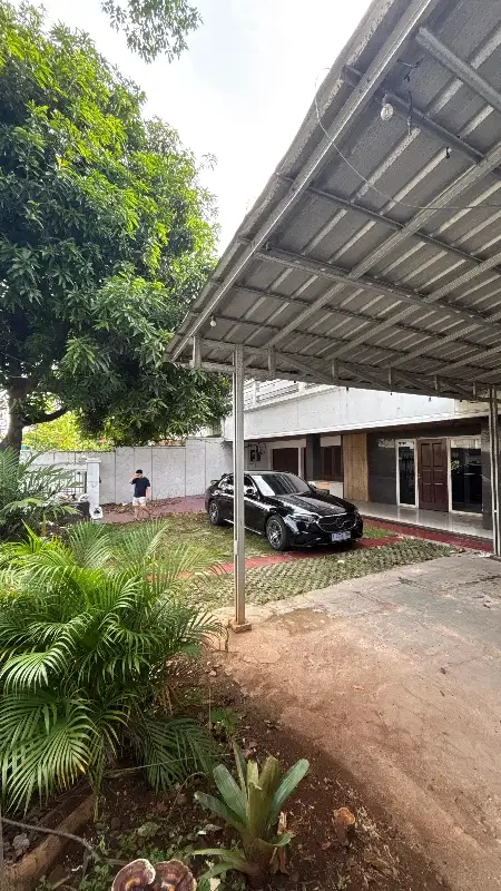 Disewakan rumah cocok untuk kantor atau usaha at Kebayoran baru Jaksel