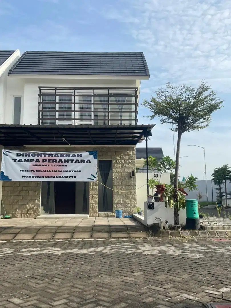 SEWA RUMAH HOOK 2 LANTAI DI PERUMAHAN MUTIARA CITY SIDOARJO