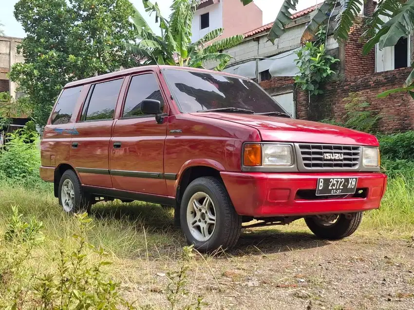 DIJUAL ISUZU PANTHER 1997 GRAND ROYAL