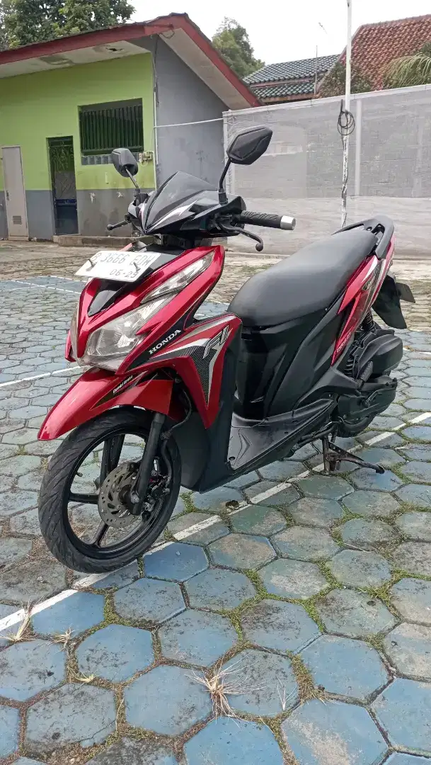 92% : FOR SALE HONDA VARIO KZR 125 2014 PAJAK ON B DEPOK